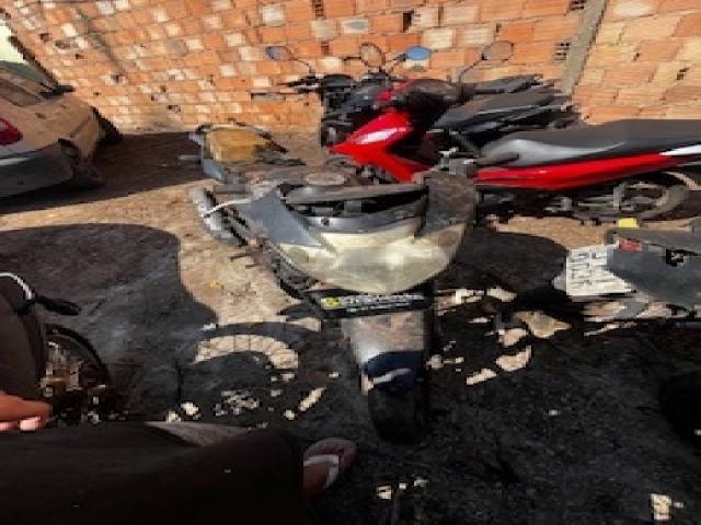Lote 42 · Dafra/Tvs Apache Rtr 150 2011 — Sucata