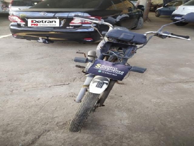 Lote 52 · HONDA/CG 125 TITAN 1998 — sucata