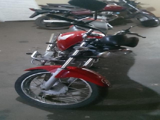 Lote 23 · HONDA/CG 150 TITAN KS 2006 — conservado