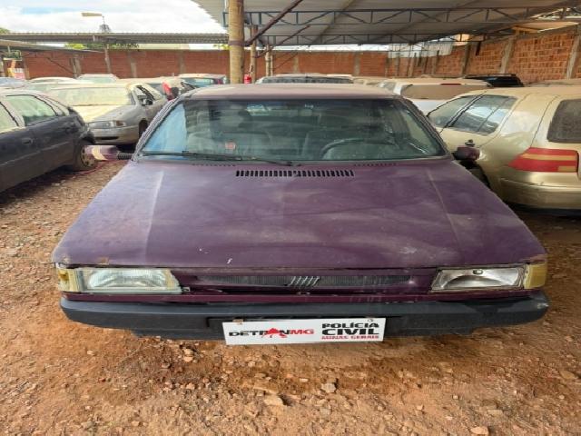 Lote 10 · FIAT/UNO MILLE EP 1996 — conservado