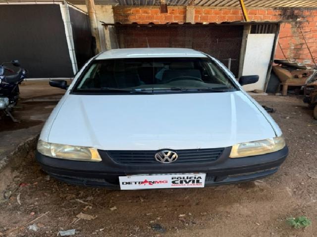 Lote 19 · VW/GOL 1.0 2005 — sucata
